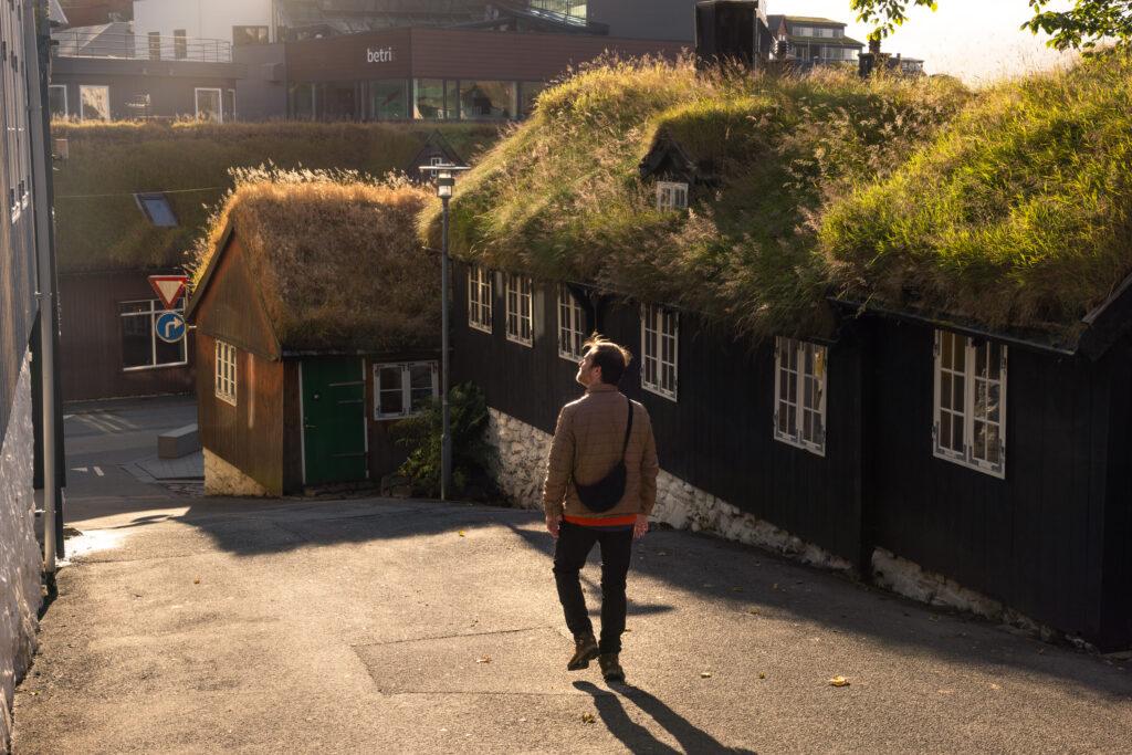 Daniel nas Ilhas Faroé - Expedição 2024. Foto: Augusto Gomes.