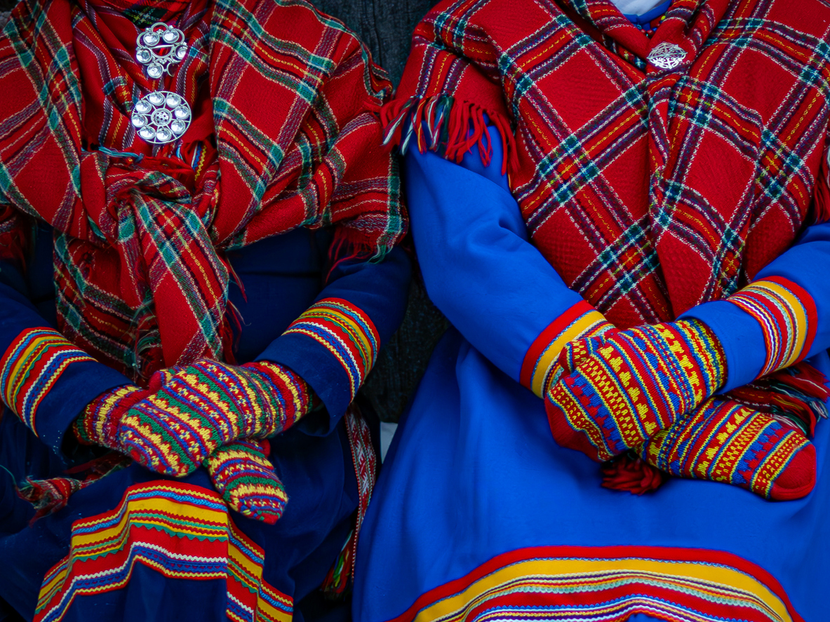 Two Sámi women